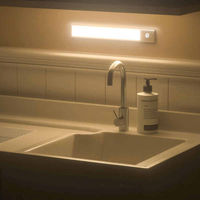 Intelligent induction magnetic LED light