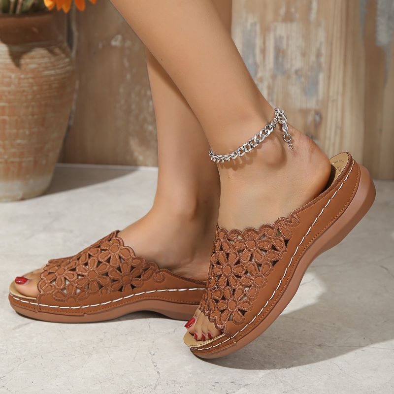Fashion low heel ladies slippers