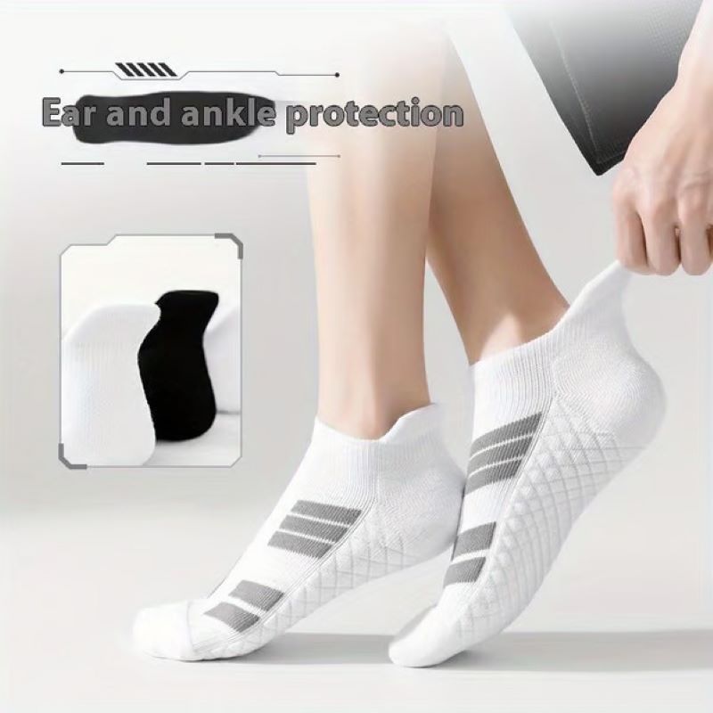 Men's low-top breathable sweat-wicking sports socks