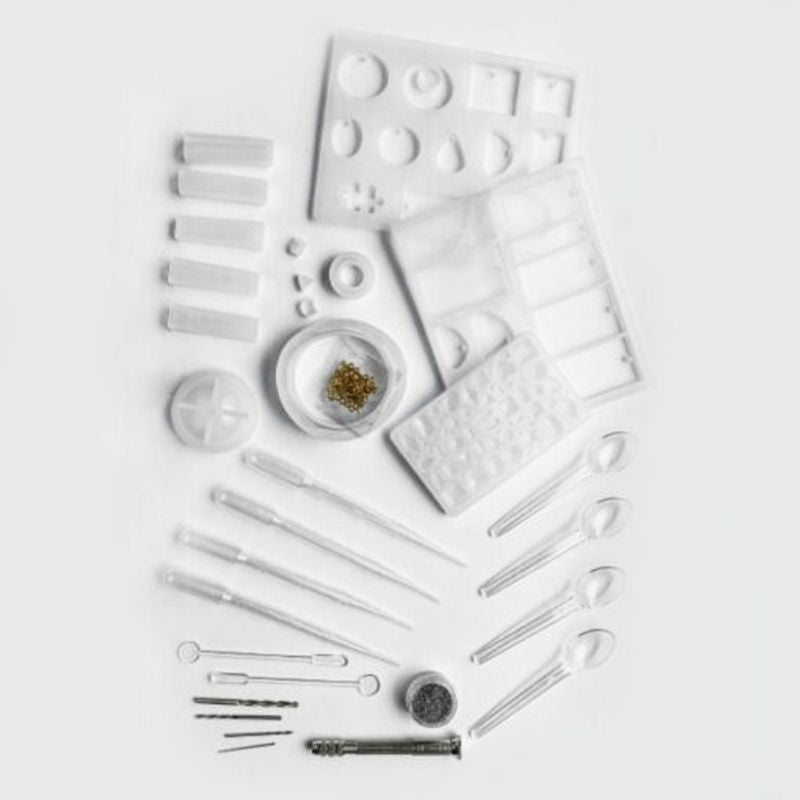 SET FOR THE PRODUCTION OF JEWELERY FROM RESIN (83 PIECES)