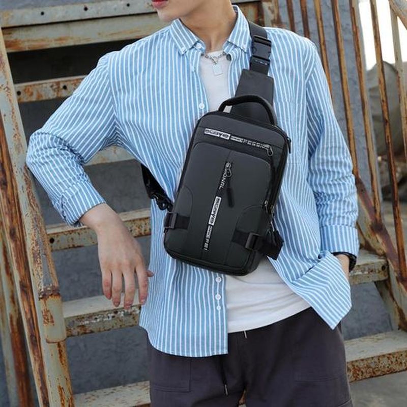 Shoulder bag with USB charger