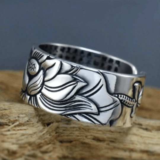 Positive Thoughts Lotus Pattern Ring