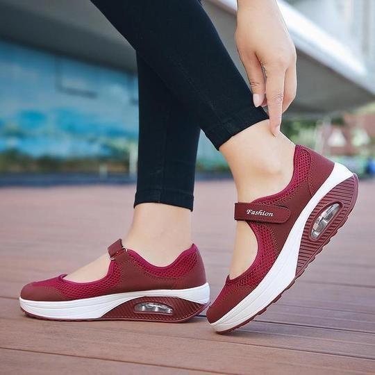 Women's stretchable breathable lightweight walking shoes