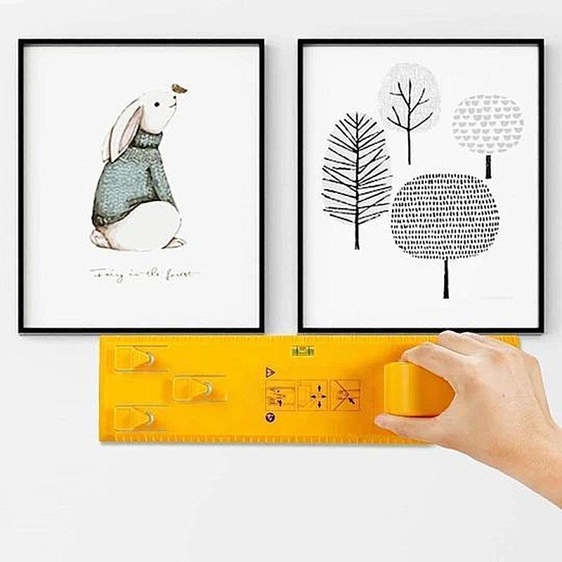 Picture Frame Hanging Tool