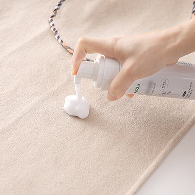 Special dry cleaning agent for woolen coat