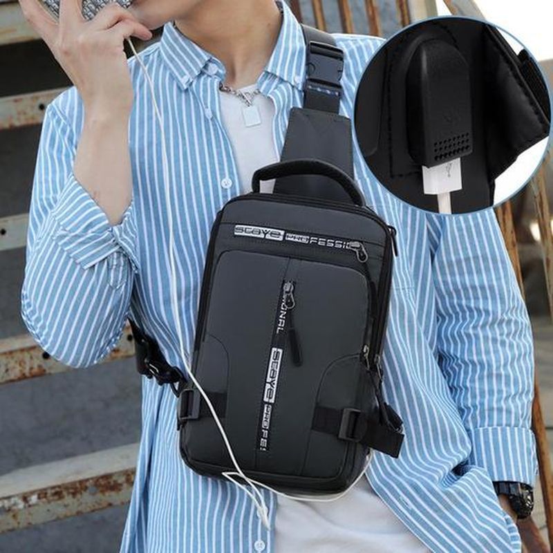Shoulder bag with USB charger
