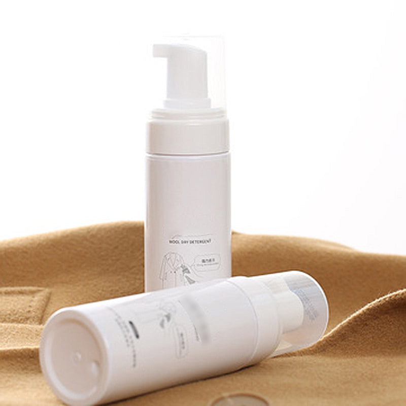 Special dry cleaning agent for woolen coat