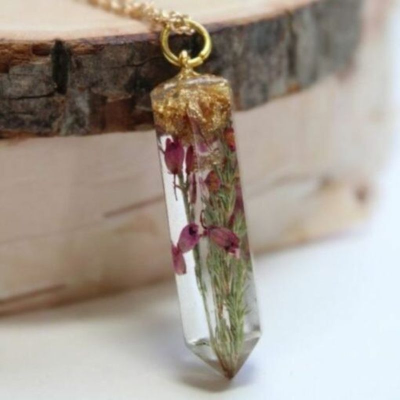 SET FOR THE PRODUCTION OF JEWELERY FROM RESIN (83 PIECES)