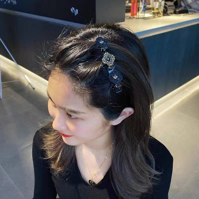 Hair clip with three flowers
