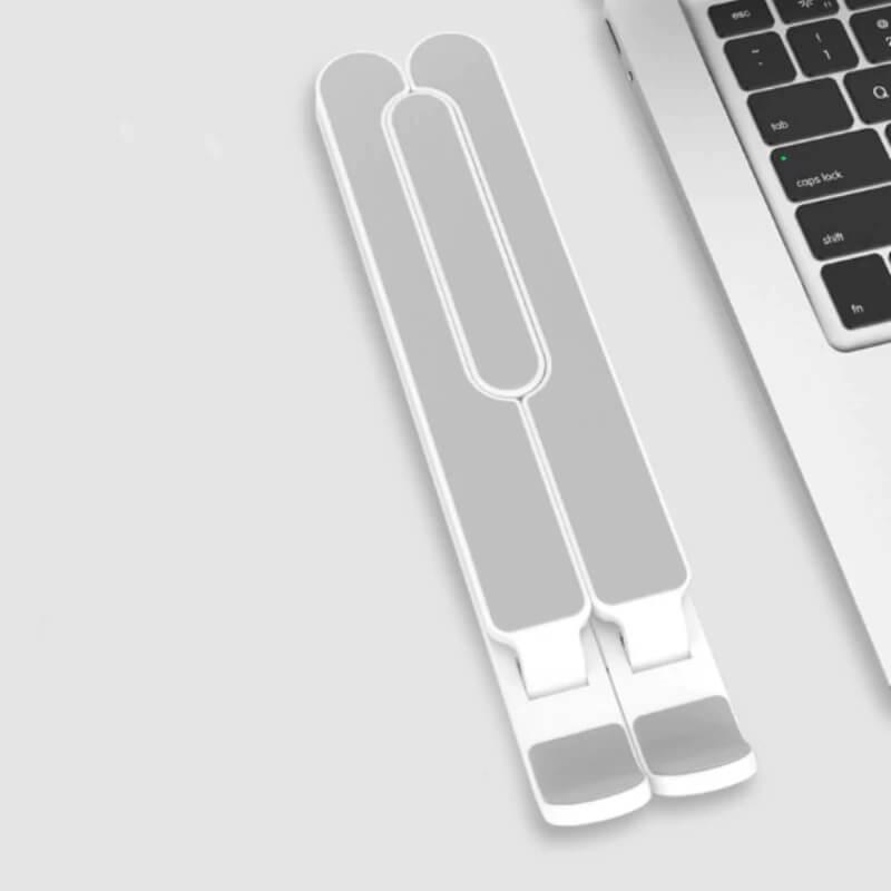 Adjustable laptop stand