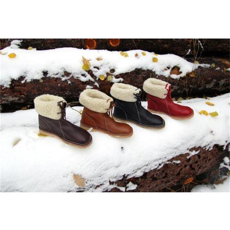 Boots with waterproof fleece lining