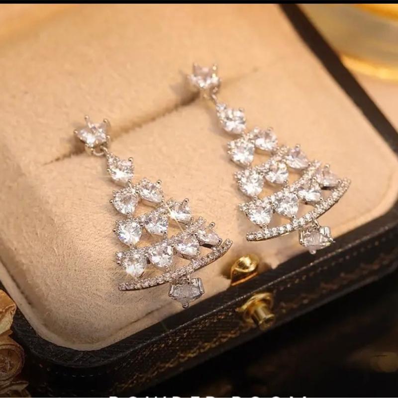 Christmas tree earrings