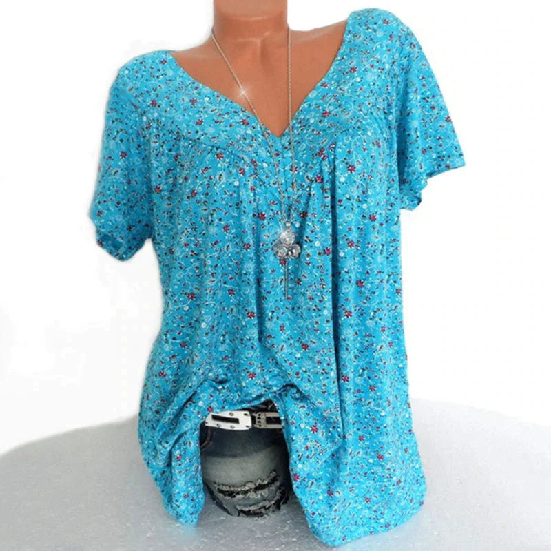 Loose-fitting, relaxed V-neck T-shirt with short sleeves