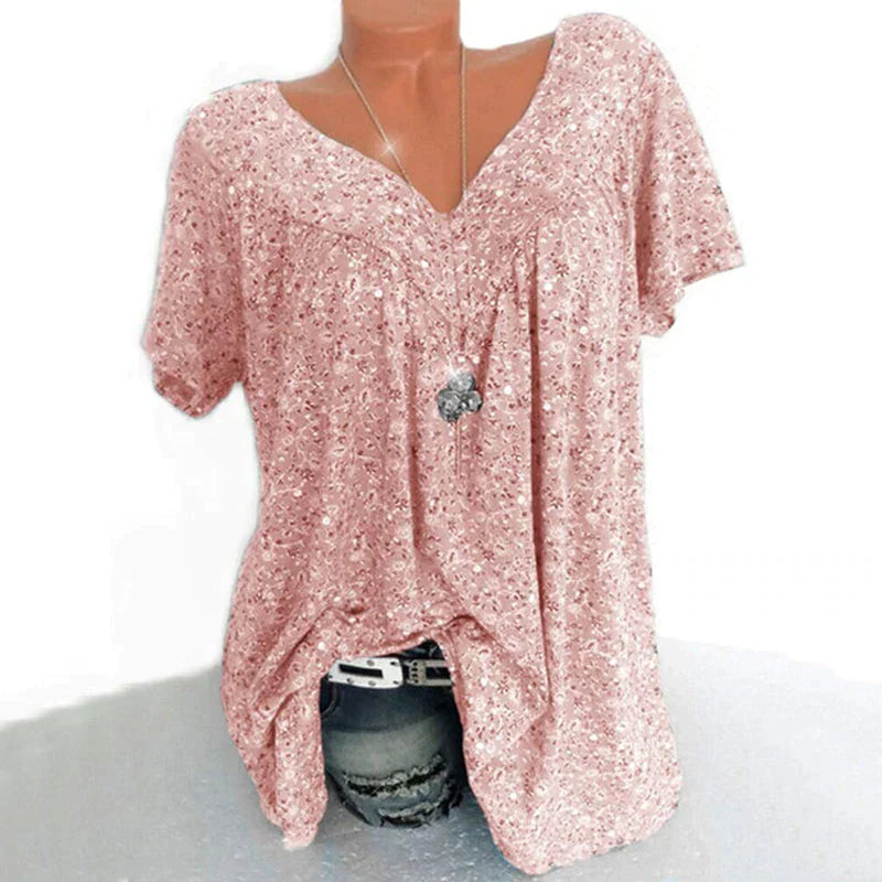 Loose-fitting, relaxed V-neck T-shirt with short sleeves