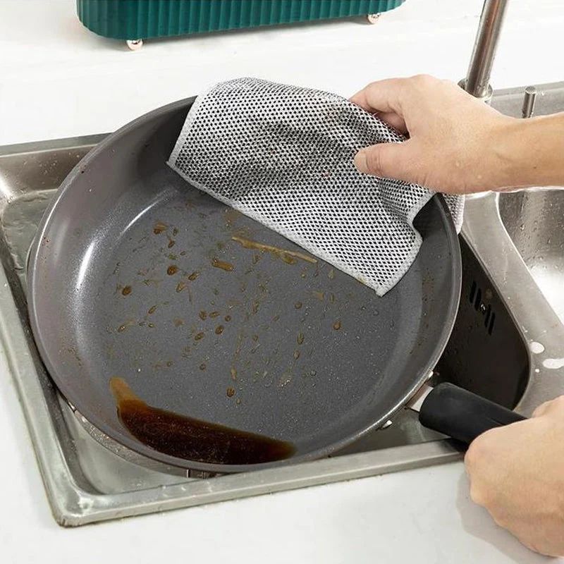 Versatile wire dishcloths for wet and dry