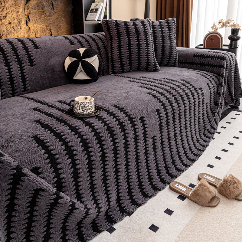 Soft, non-slip plush sofa cover – for maximum comfort 🐑🔒