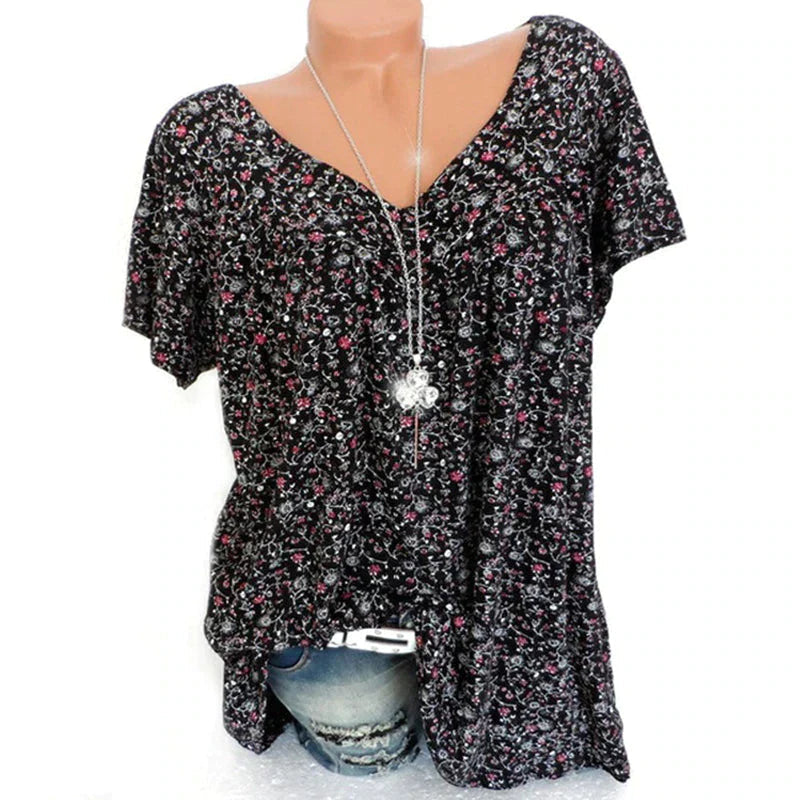 Loose-fitting, relaxed V-neck T-shirt with short sleeves
