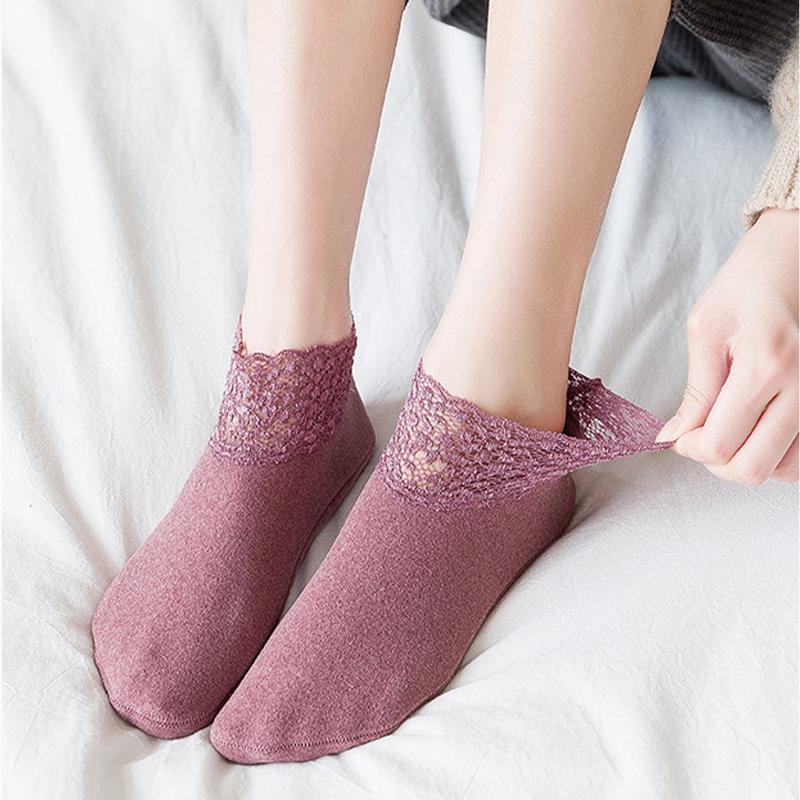 FASHIONABLE LACE THERMAL SOCKS