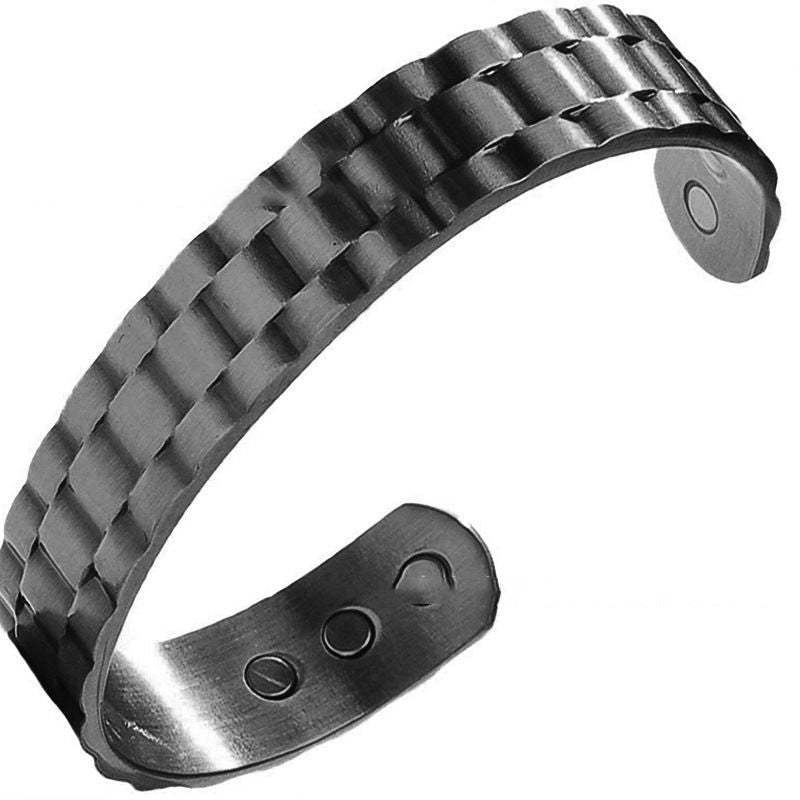 Fashionable magnetic therapy bracelet