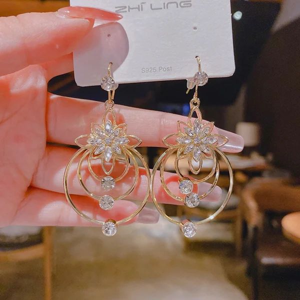 Geometric multi-layered round earrings