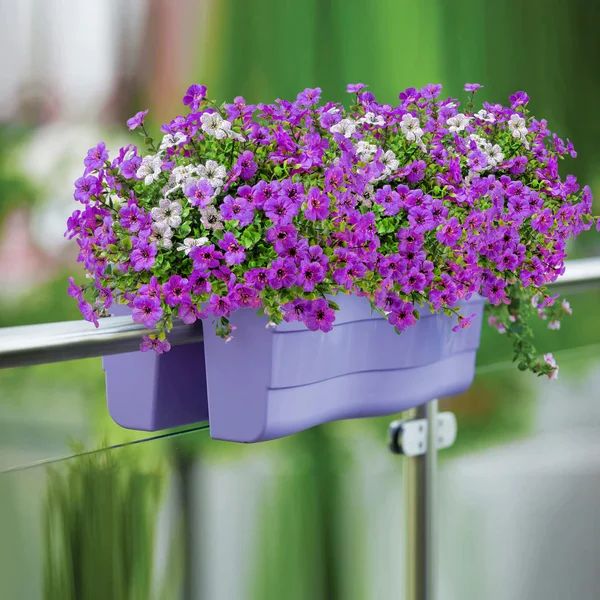 Artificial flowers for outdoors