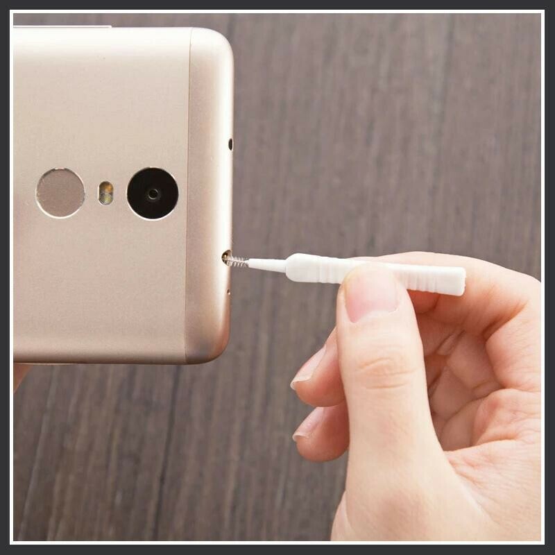 Crevice hole cleaning brush
